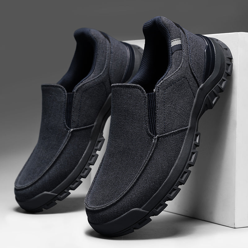 Men's comfortable, non-slip, slip-on pigskin shoes, ideal for casual walking.
