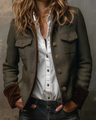 Cool jacket with collar and long sleeves