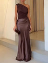 Patricia™ | Elegant pleated maxi dress with asymmetric neckline