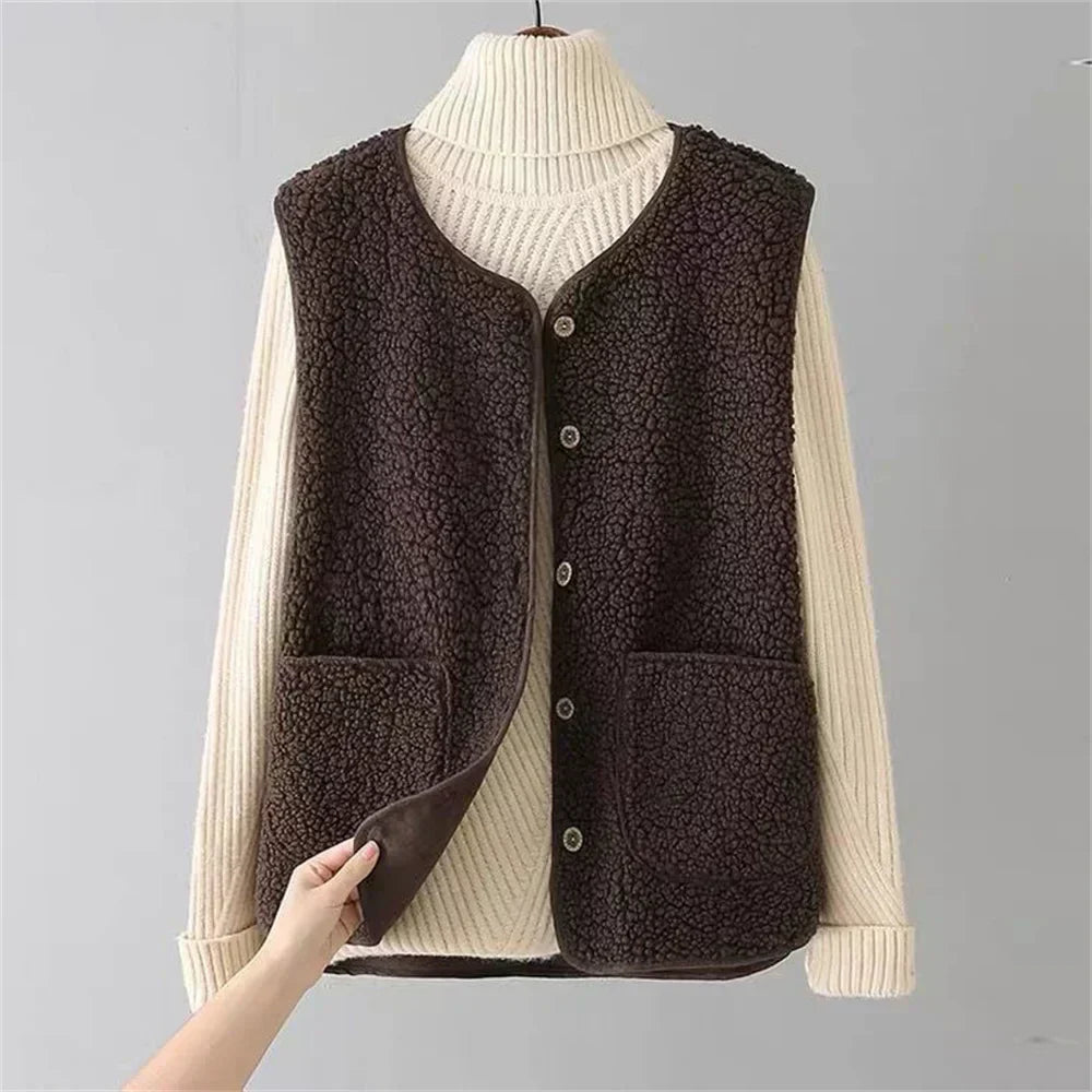 Mhika | Luxury fleece vest