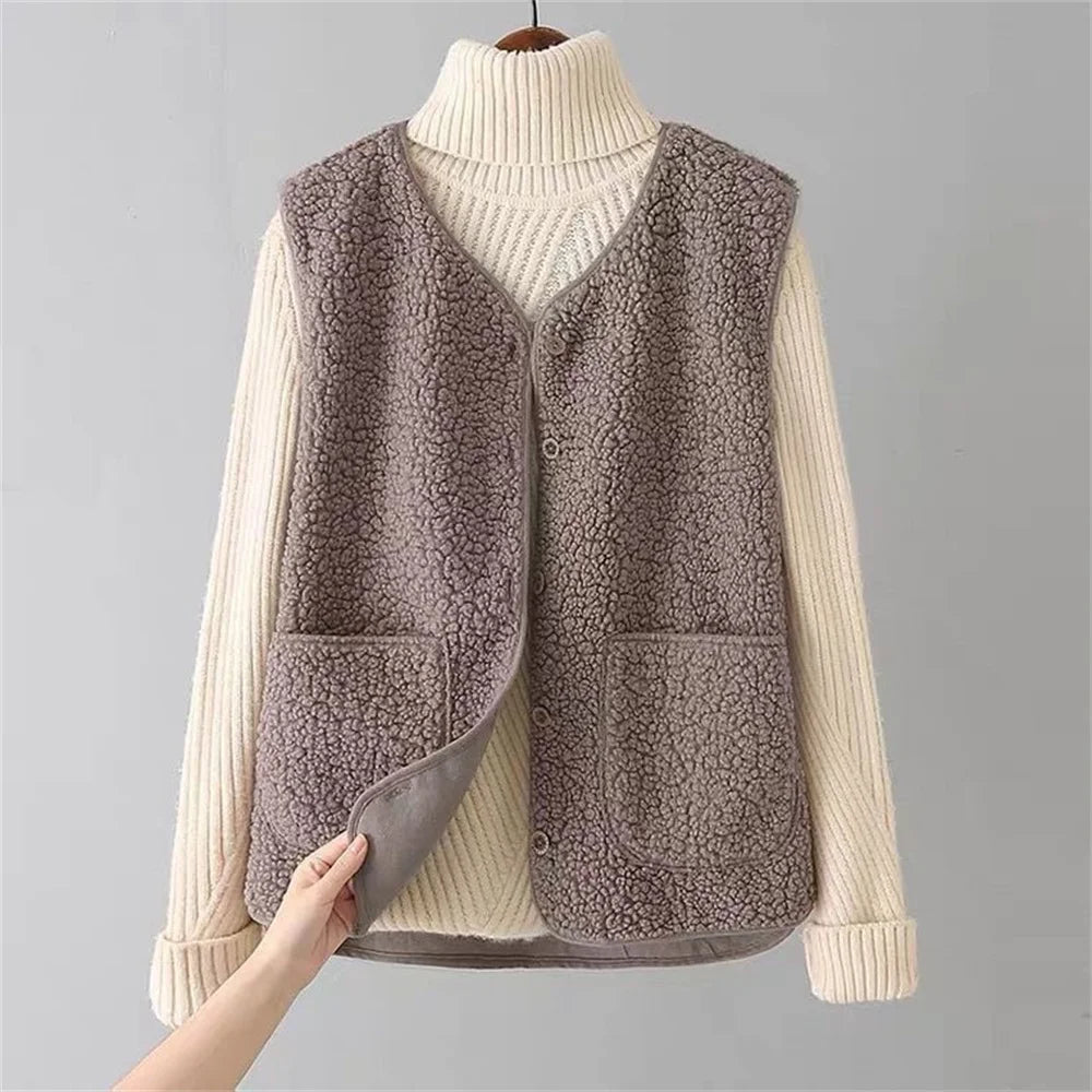 Mhika | Luxury fleece vest