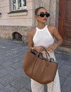 Pernilla – Slim-fit tote bag with pleats on the side