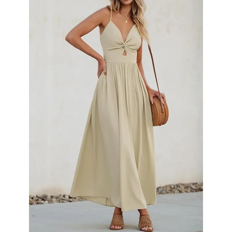 Solid-colored pleated dress