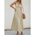 Solid-colored pleated dress