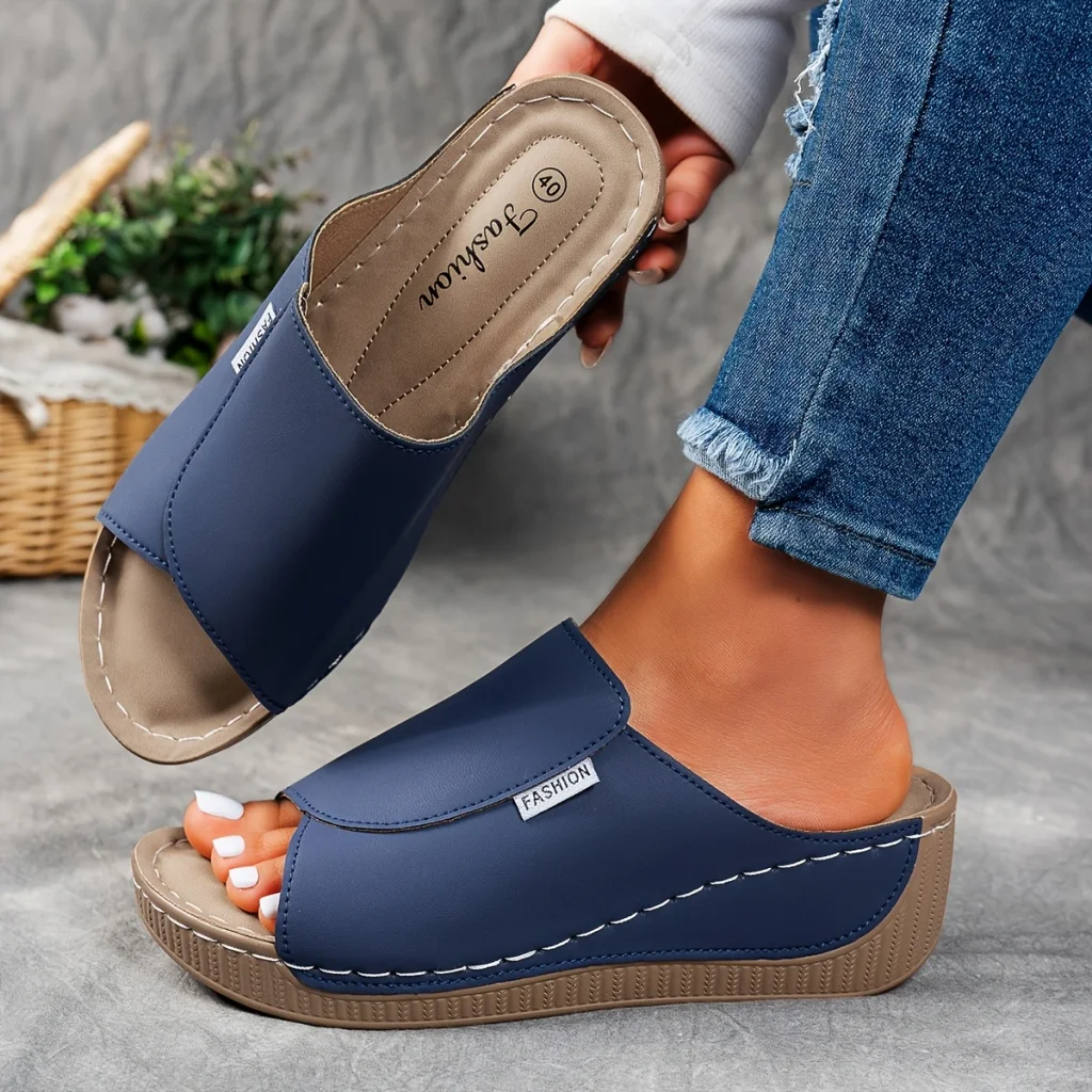Comfortable leather sandals with a thick sole and arch support.